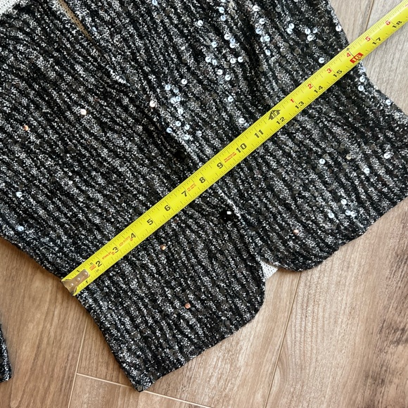 Iisli sequined 2 button cardigan 3/4 sleeve nwot extra button attached size 10 - Picture 14 of 16